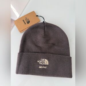 Viral The North Face x Skims Brown Phoenix Beanie